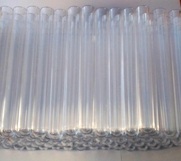 100 Reagenzröhrchen aus Kunststoff Höhe 15 cm, Durchmesser 16 mm - B-Ware zum Sonderpreis, mit leichten Kratzspuren