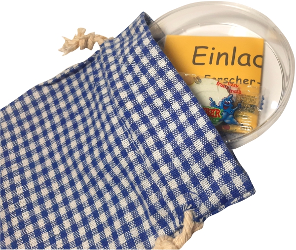 Einladungskarten "Petrischale mit Pipetten, Brausebonbon und Säckchen", perfekt für eine gelungene Forscherparty