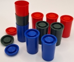 Filmdosen mit Deckel, rot, blau, schwarz